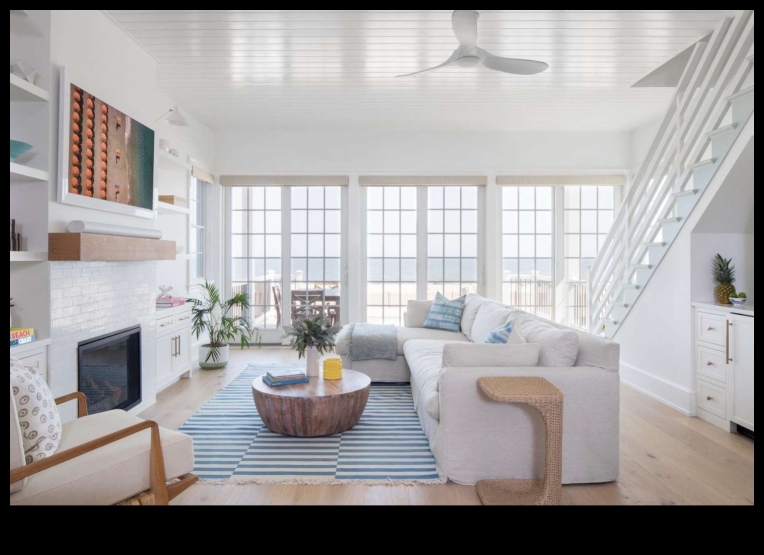 Ποιοι είναι μερικοί αποτελεσματικοί τρόποι για να εμφυσήσετε το Coastal Vibes σε έναν μικρό υπαίθριο χώρο χρησιμοποιώντας το Decor Ideas;