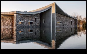 Γαλήνη από χάλυβα και πέτρα: Αναβαθμίστε την τέχνη σας στην αρχιτεκτονική φωτογραφία